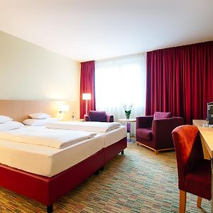 Zimmer mit Kingsize-Bett
